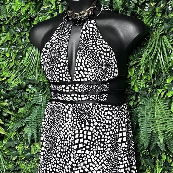 FASHION NOVA Jumpsuit Women Large Black Pants Sleeveless Wide Leg Jumper‎ 2767 - Picture 7 of 9